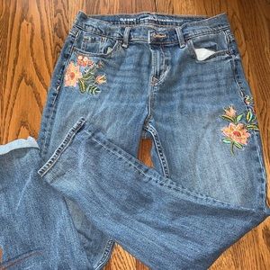 Embroidered boyfriend jeans